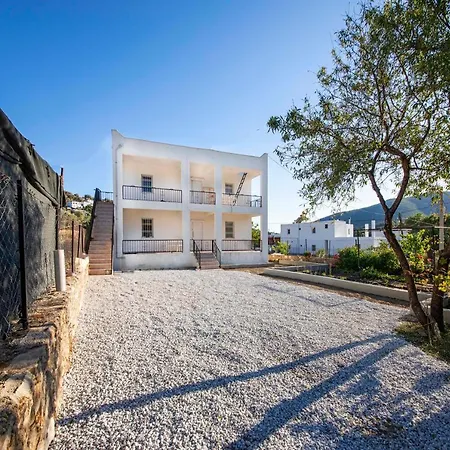 Refreshing House With Garden And Terrace Surrounded By Nature In Bodrum Prázdninový dům